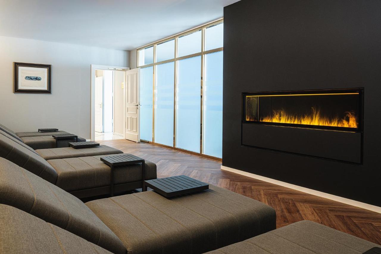 Althoff Grandhotel Schloss Bensberg Bergisch Gladbach Dış mekan fotoğraf A linear fireplace