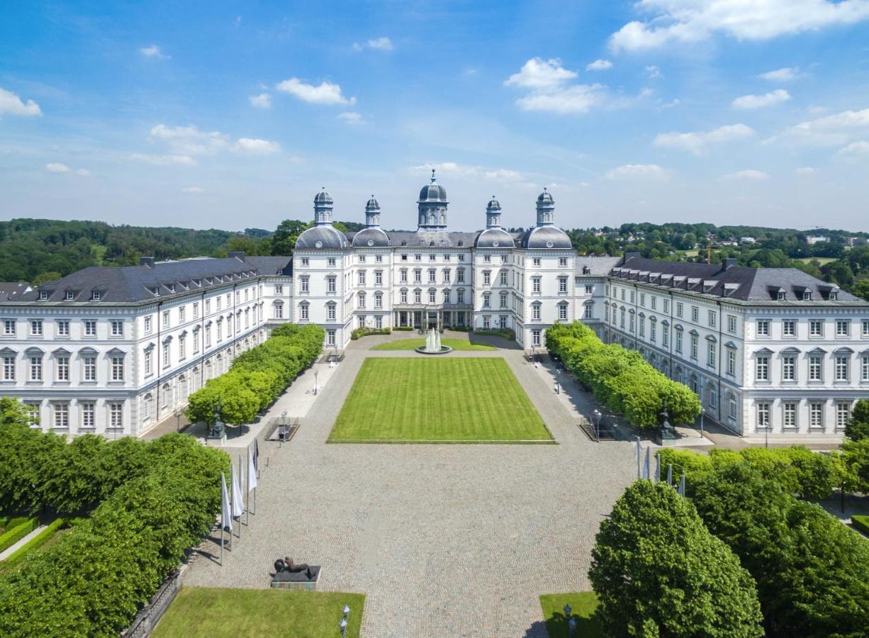 Althoff Grandhotel Schloss Bensberg Bergisch Gladbach Dış mekan fotoğraf Aerial view of the university's main building