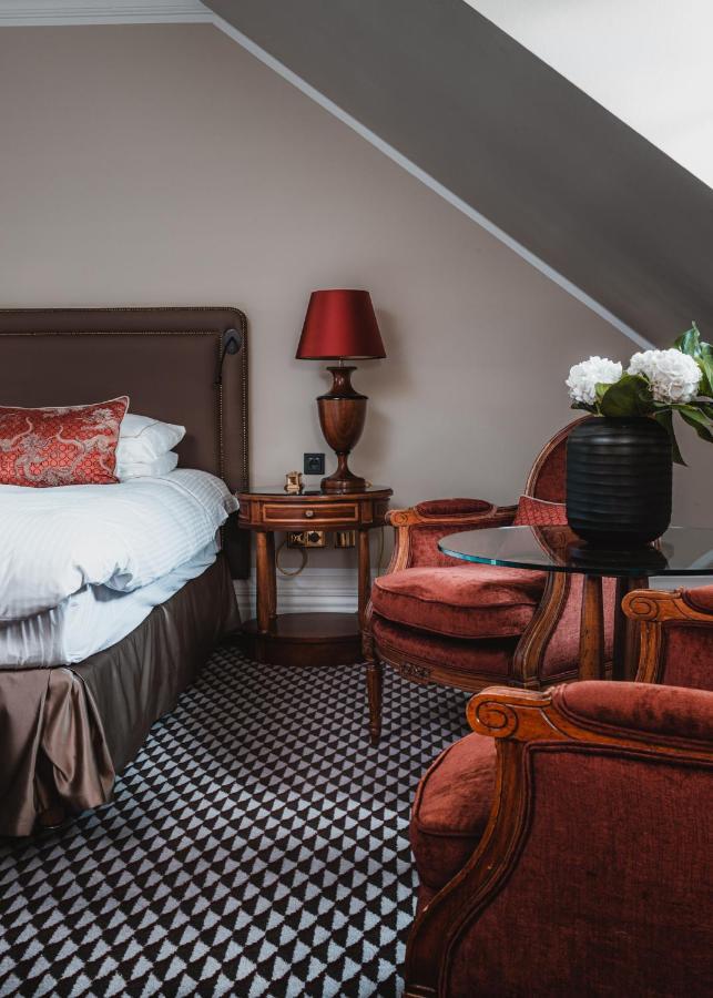 Althoff Grandhotel Schloss Bensberg Bergisch Gladbach Dış mekan fotoğraf A bedroom at the hotel