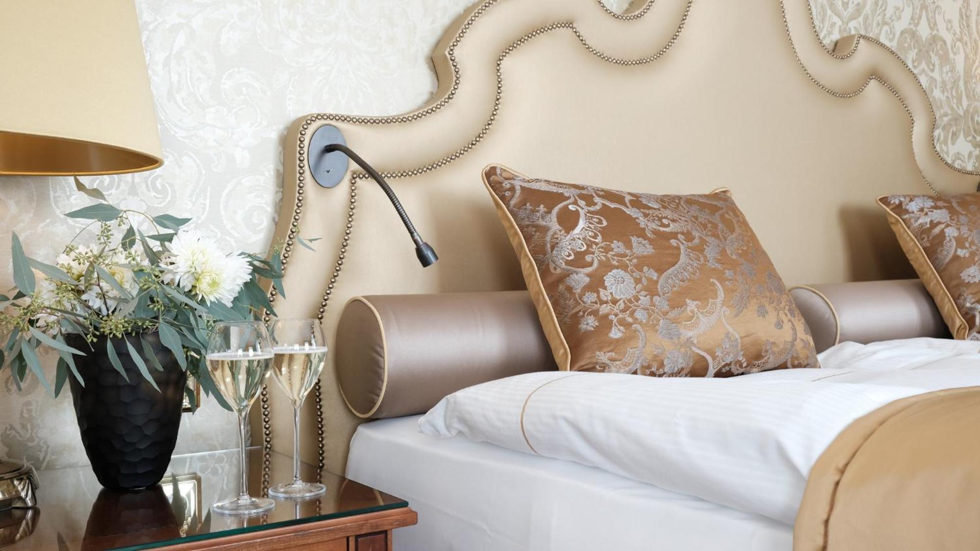 Althoff Grandhotel Schloss Bensberg Bergisch Gladbach Oda fotoğraf A wall light
